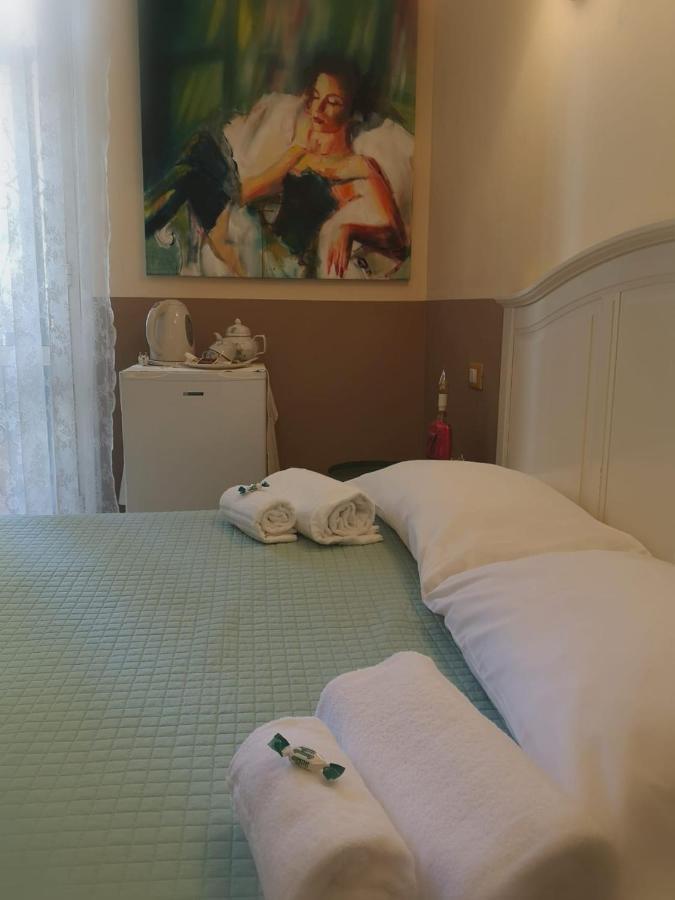 Classic Double Room Balcony,1006542643:JPEG